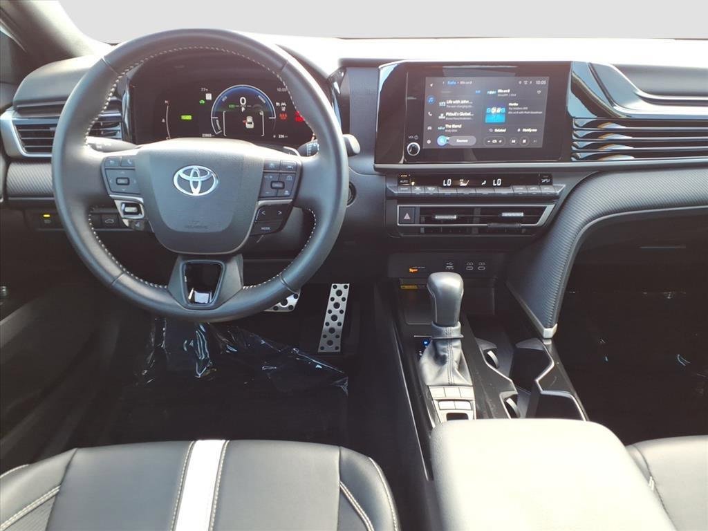 Used 2025 Toyota Camry SE w/ Convenience Package image 35