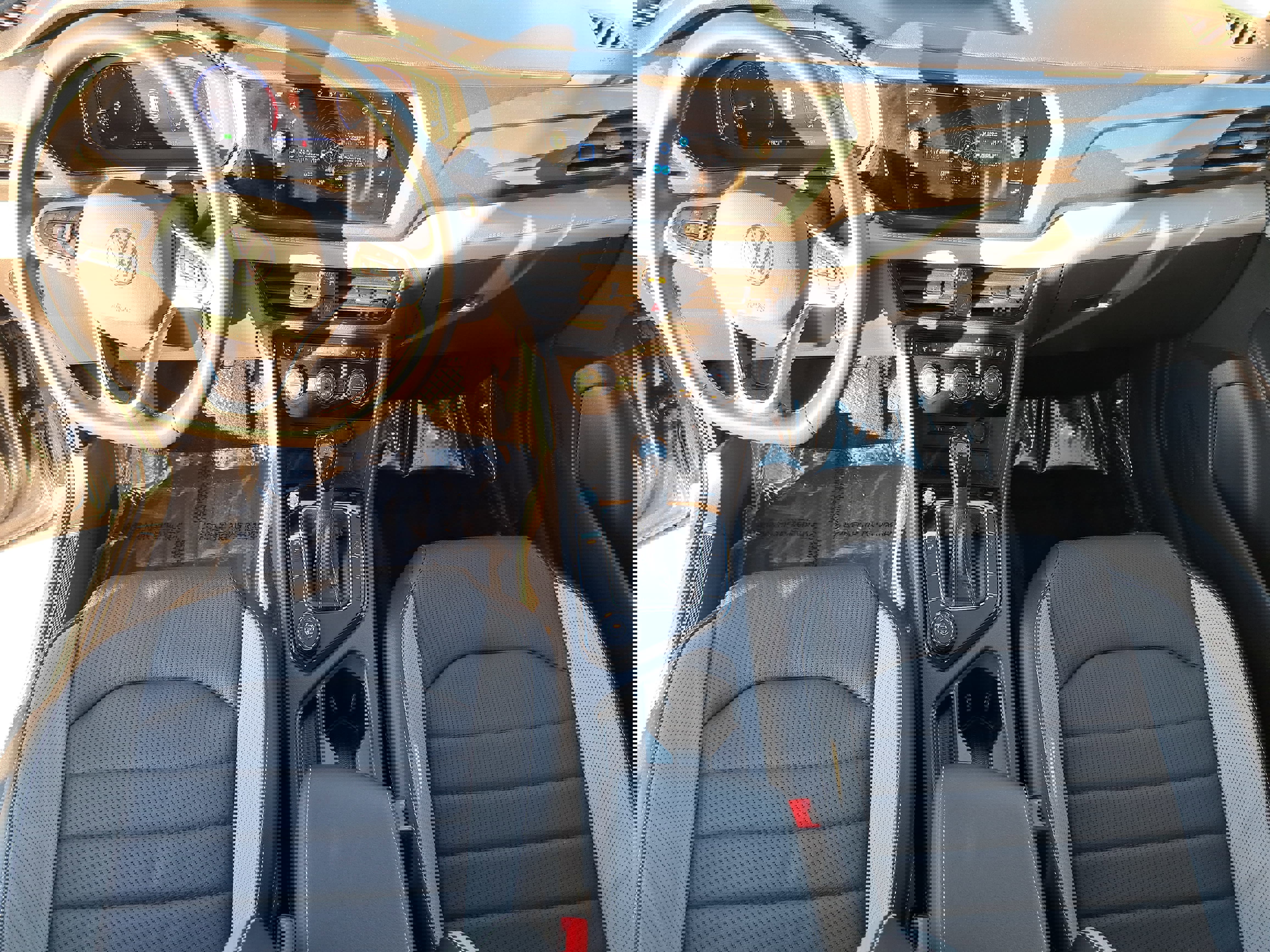 Certified 2022 Volkswagen Taos SEL w/ Panoramic Sunroof Package image 9