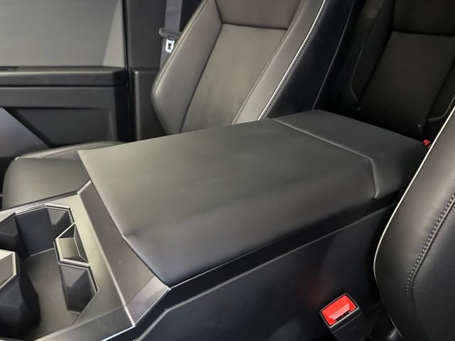 Used 2024 Tesla Cybertruck Cyberbeast AWD/4WD image 31