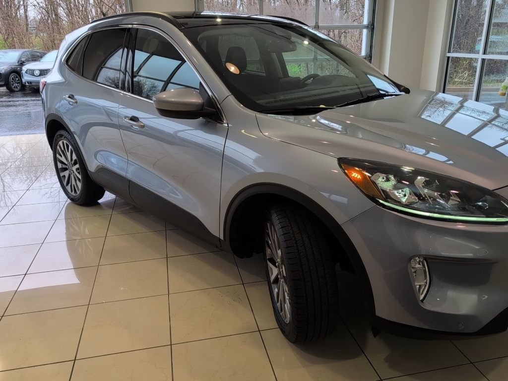 Used 2022 Ford Escape Titanium w/ Class II Trailer Tow Package AWD/4WD image 7