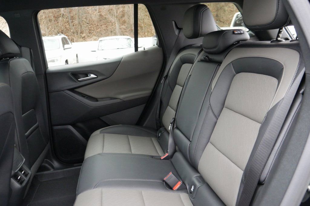 New 2026 Chevrolet Equinox LT w/ Convenience Package II FWD image 25