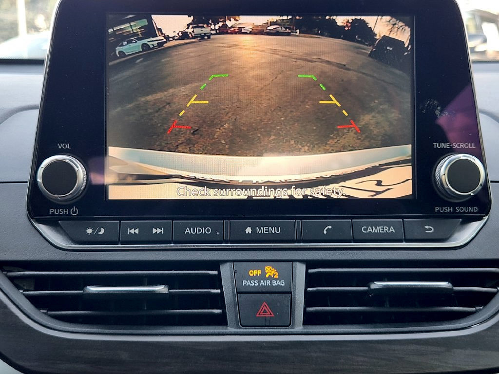 Used 2025 Nissan Altima 2.5 SV FWD image 18