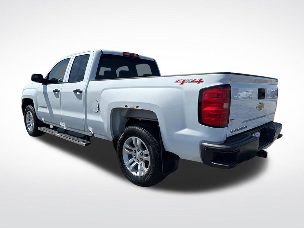Used 2017 Chevrolet Silverado 1500 W/T w/ WT Convenience Package AWD/4WD image 2