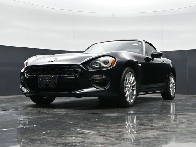 Used 2018 FIAT 124 Spider Classica w/ Technology Group RWD image 29