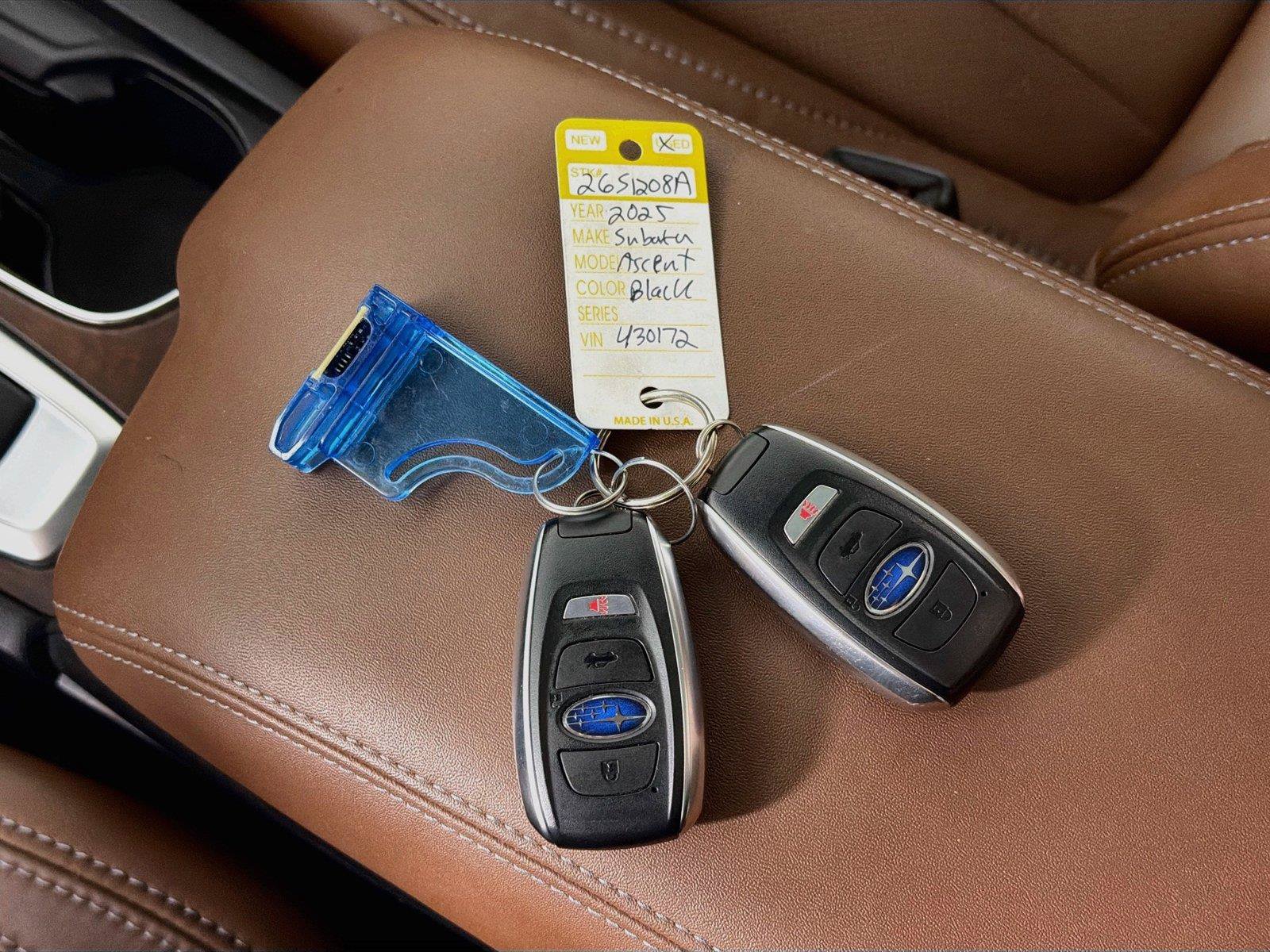 Used 2025 Subaru Ascent Touring AWD/4WD image 4