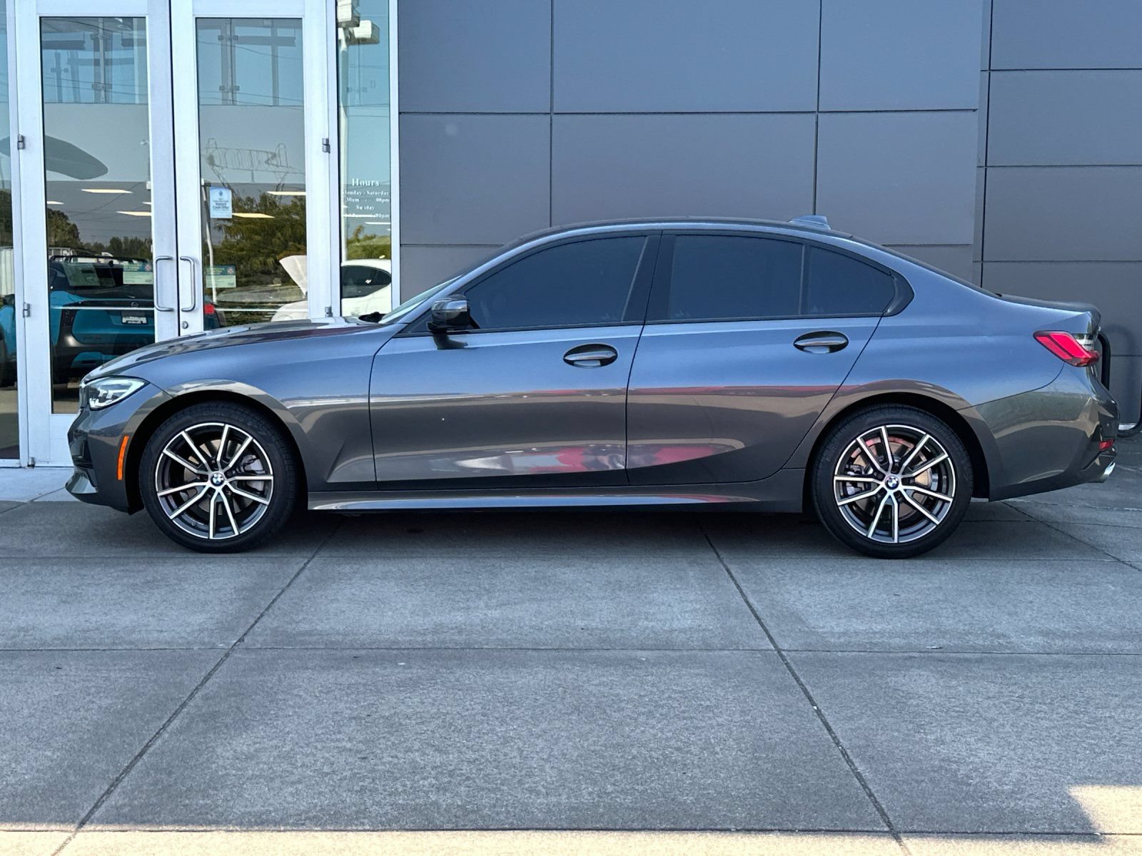 Used 2022 BMW 330i xDrive Sedan w/ Premium Package 2 AWD/4WD image 6