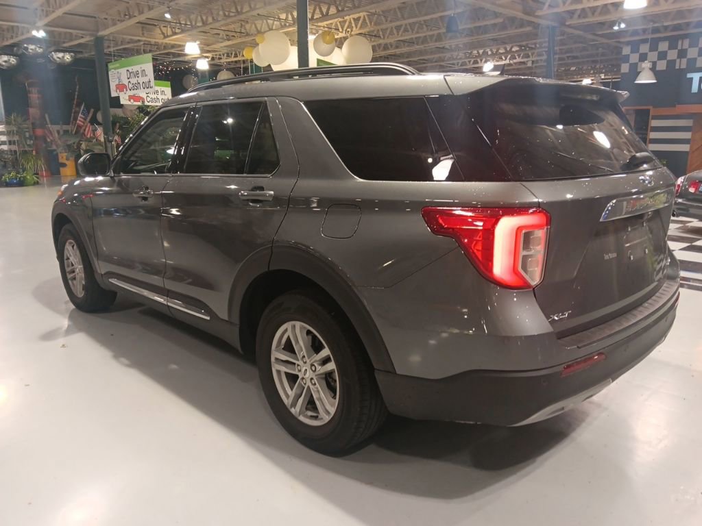 Used 2023 Ford Explorer XLT w/ Equipment Group 202A AWD/4WD image 8
