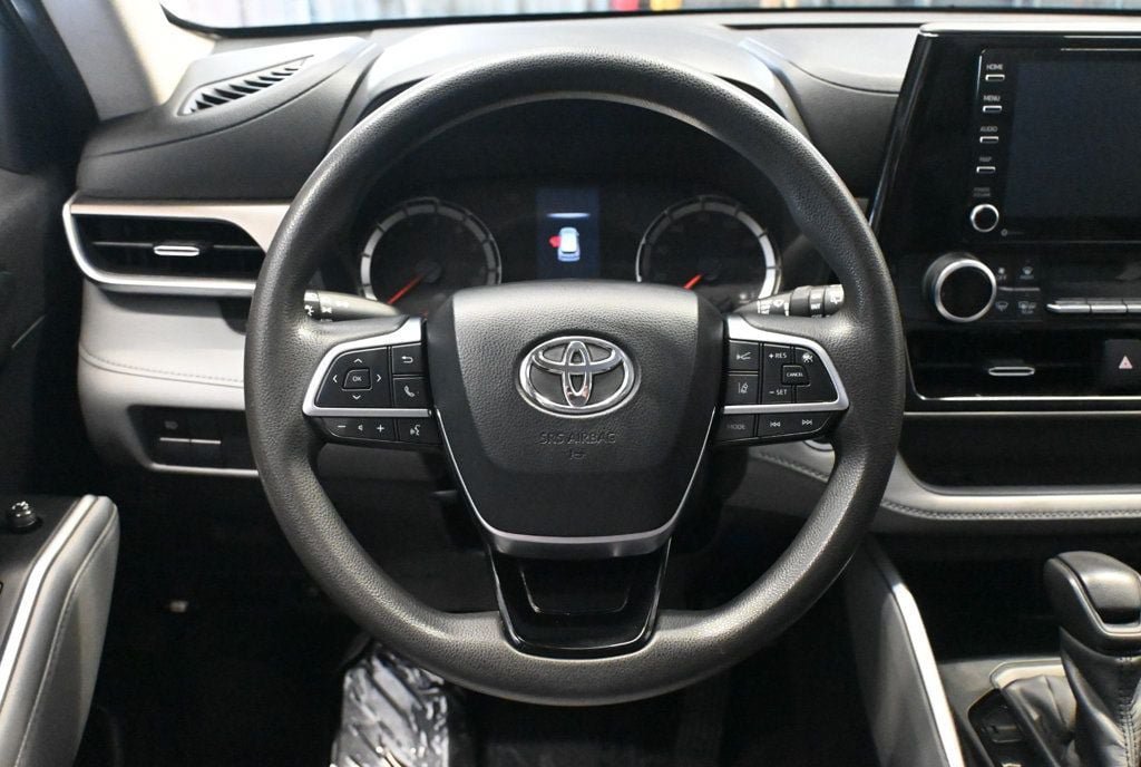 Used 2020 Toyota Highlander L FWD image 10
