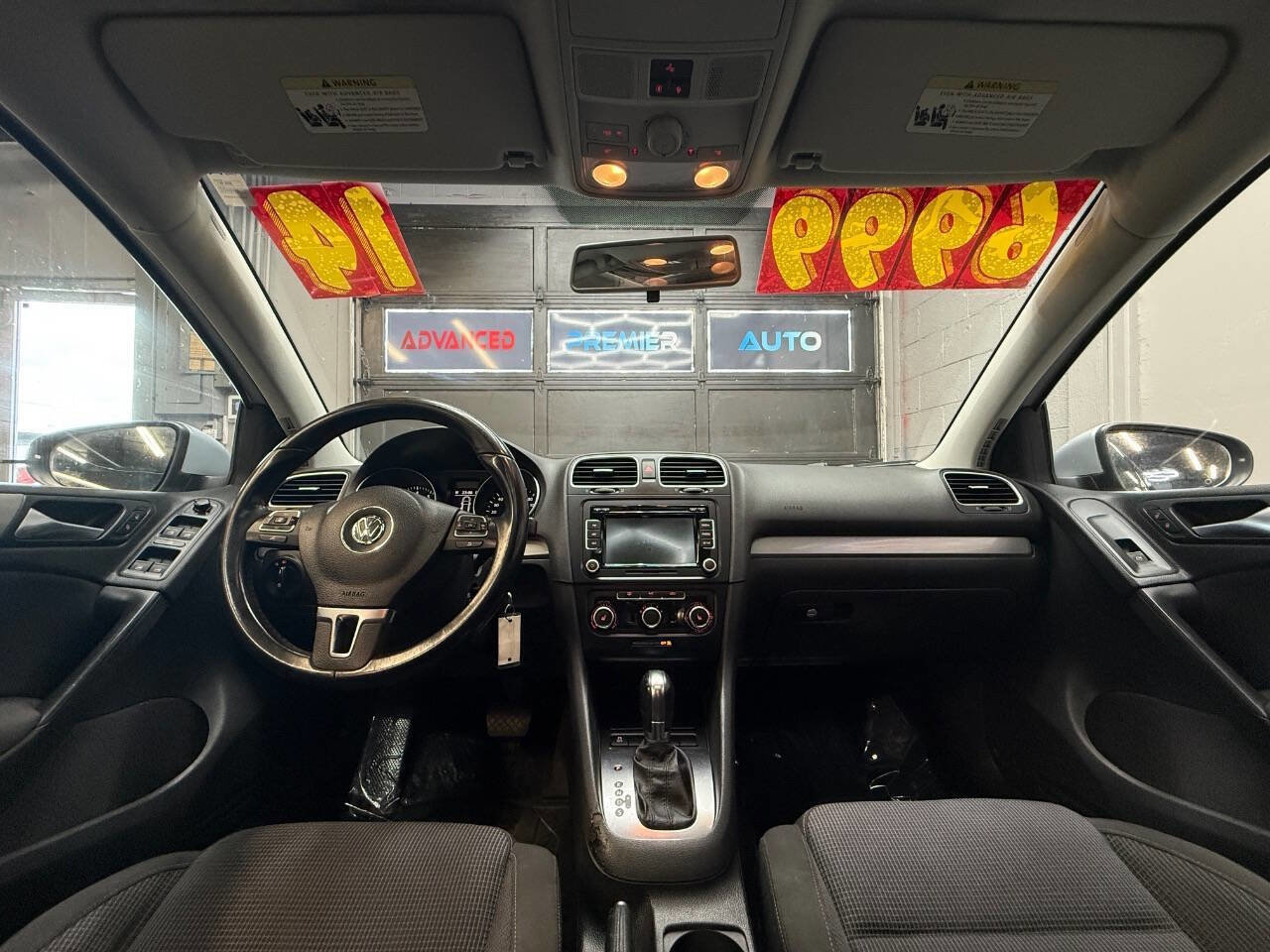 Used 2014 Volkswagen Golf 4-Door FWD image 8