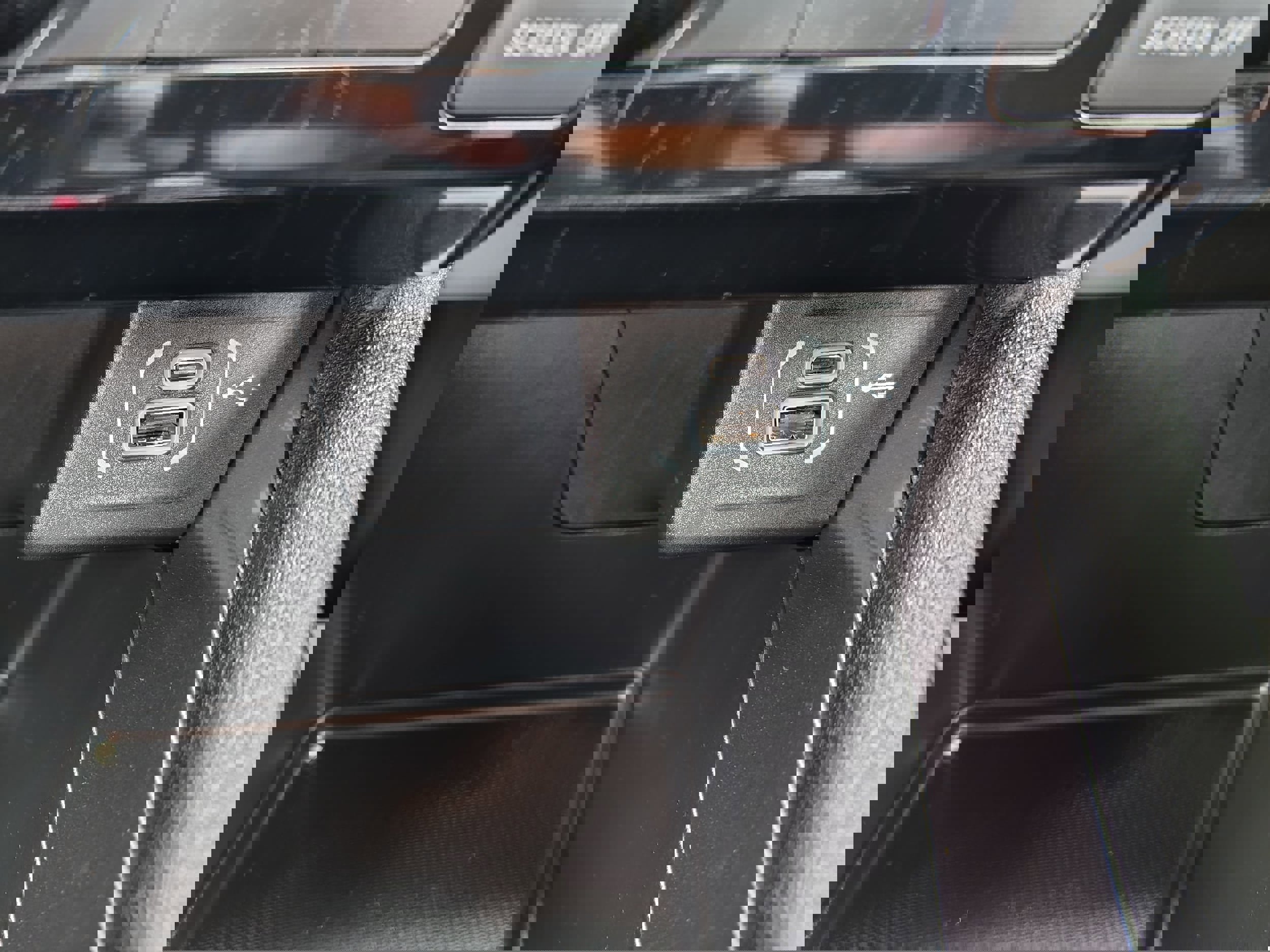 Used 2024 Jeep Compass Latitude image 35