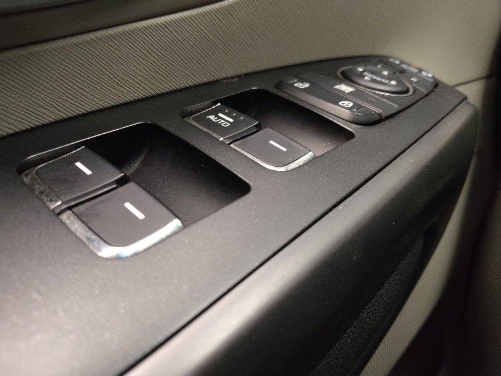 Used 2017 Kia Sedona LX FWD image 27
