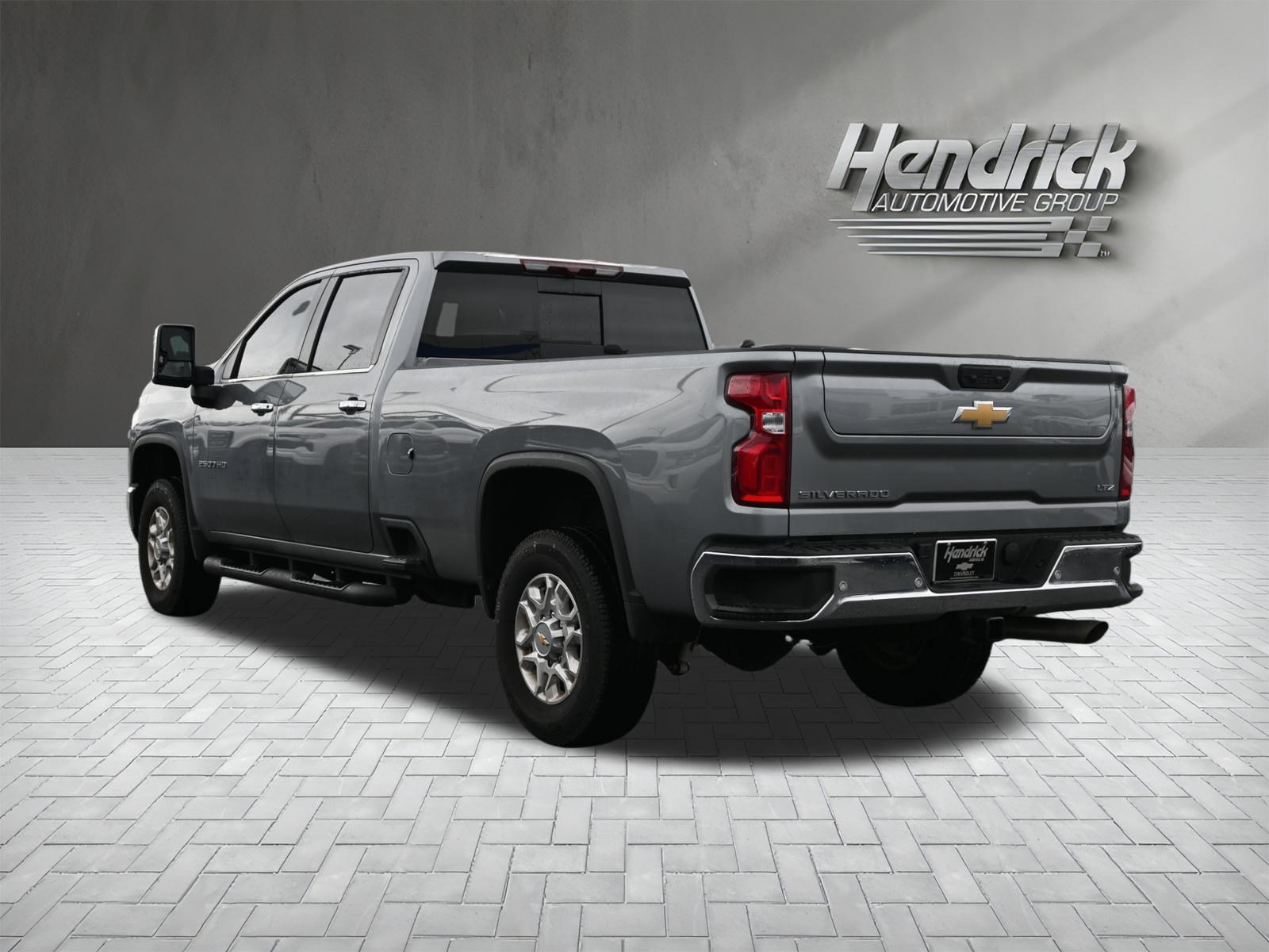 Used 2024 Chevrolet Silverado 2500 LTZ w/ LTZ Convenience Package image 8