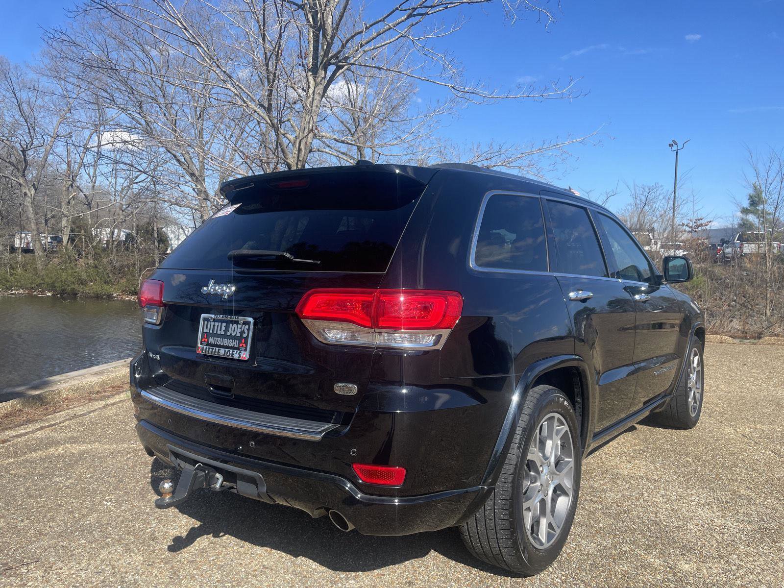 Used 2019 Jeep Grand Cherokee Overland AWD/4WD image 4