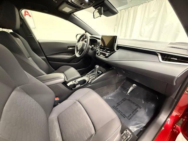 Certified 2025 Toyota Corolla SE w/ SE Package FWD image 9