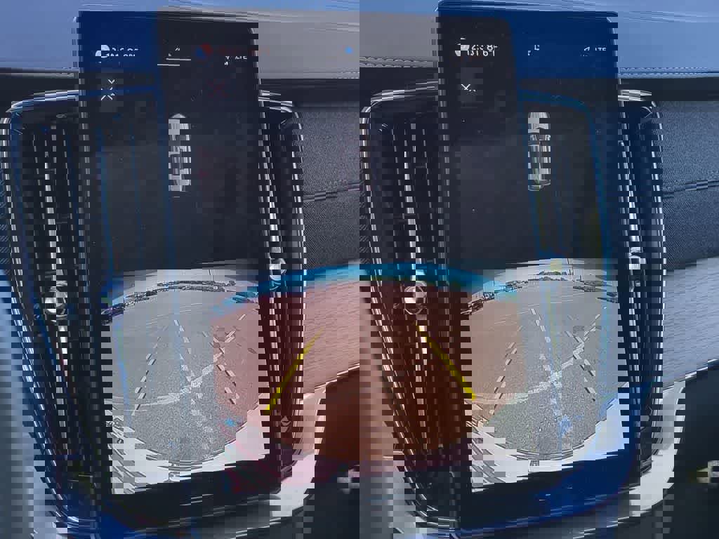 Certified 2025 Volvo XC90 B5 Core w/ Protection Package Premier image 29