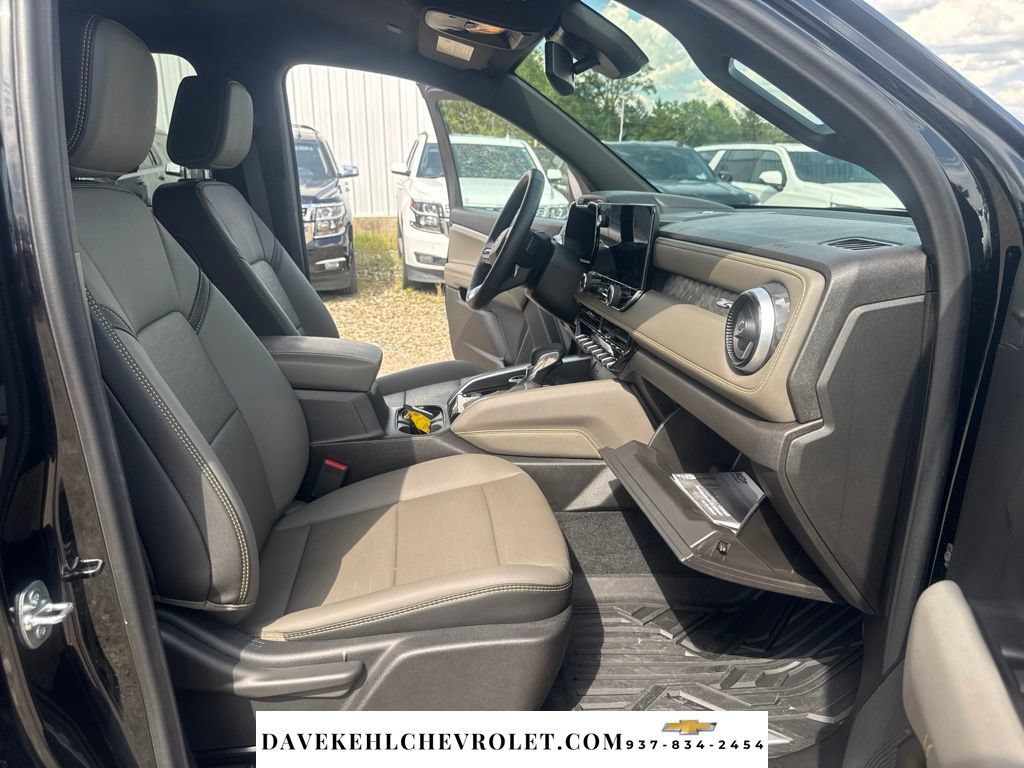 Used 2025 Chevrolet Colorado ZR2 w/ Technology Package AWD/4WD image 28