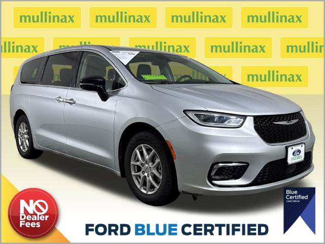Used 2024 Chrysler Pacifica Touring-L