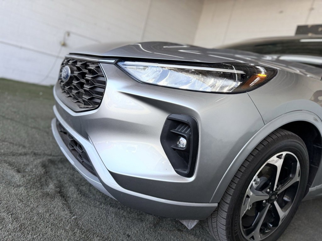 Used 2023 Ford Escape ST-Line Select w/ Tech Pack #2 image 8