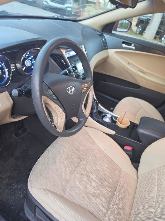 Used 2012 Hyundai Sonata GLS FWD image 4