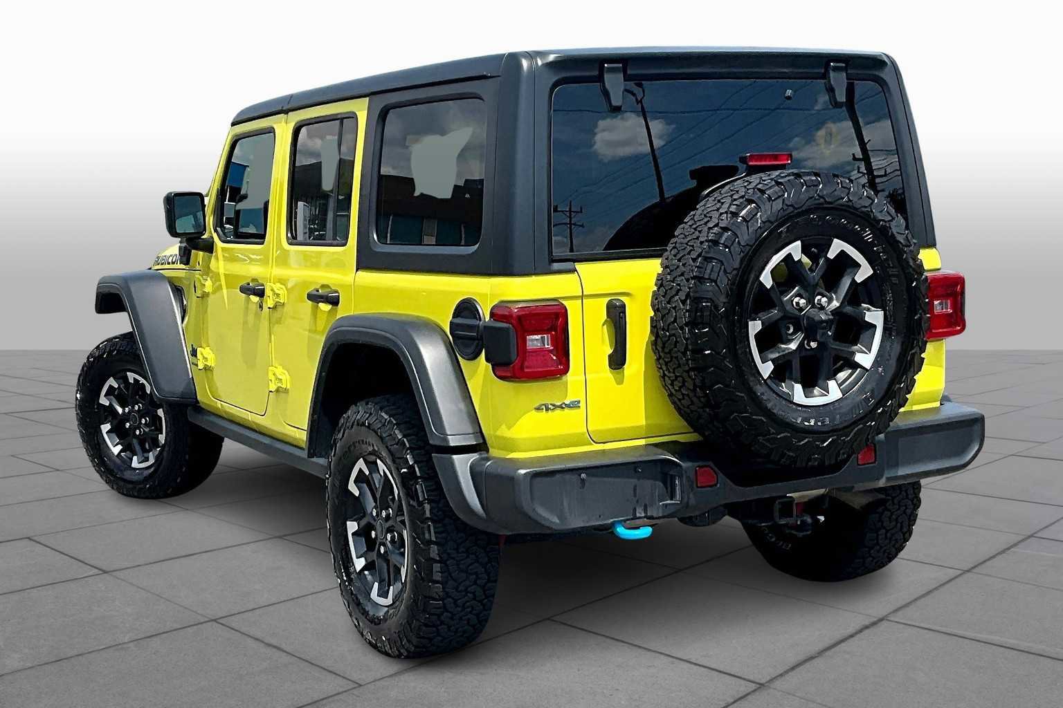 Used 2024 Jeep Wrangler Unlimited Rubicon 4xe image 11
