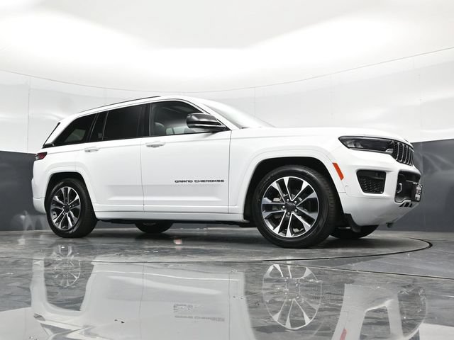 Used 2023 Jeep Grand Cherokee Overland AWD/4WD image 59
