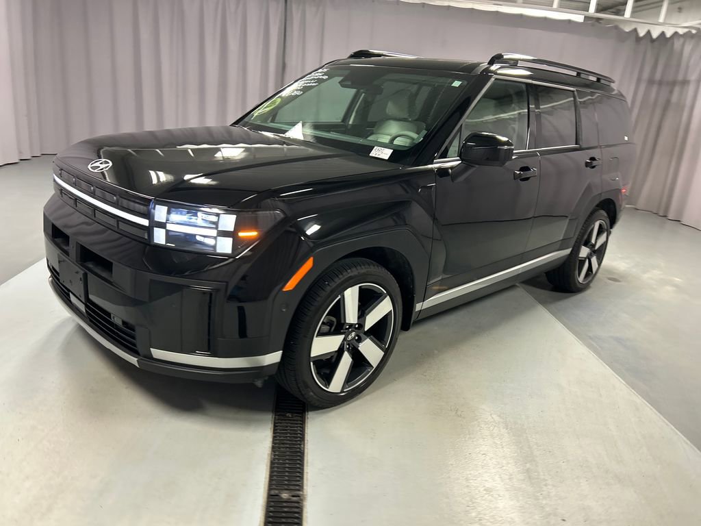 Used 2025 Hyundai Santa Fe Limited image 3