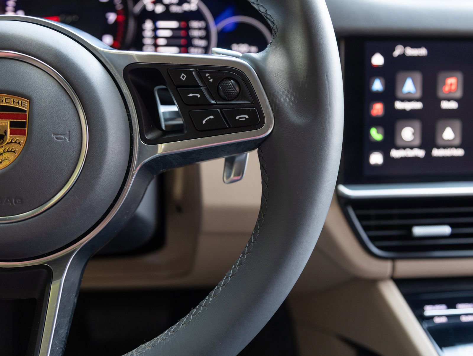 Certified 2023 Porsche Cayenne Platinum Edition AWD/4WD image 16
