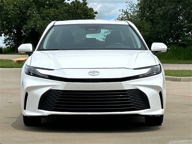 Used 2025 Toyota Camry LE image 2