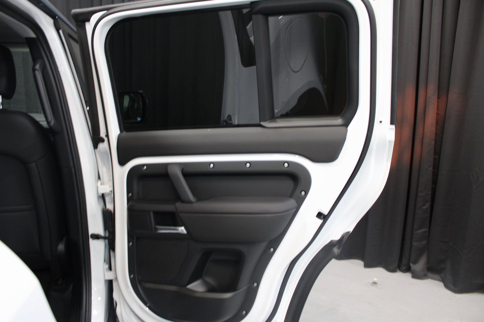 Used 2025 Land Rover Defender 110 S image 24