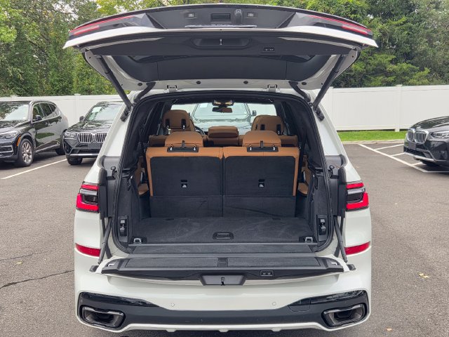 Certified 2025 BMW X7 xDrive40i w/ Executive Package AWD/4WD image 34