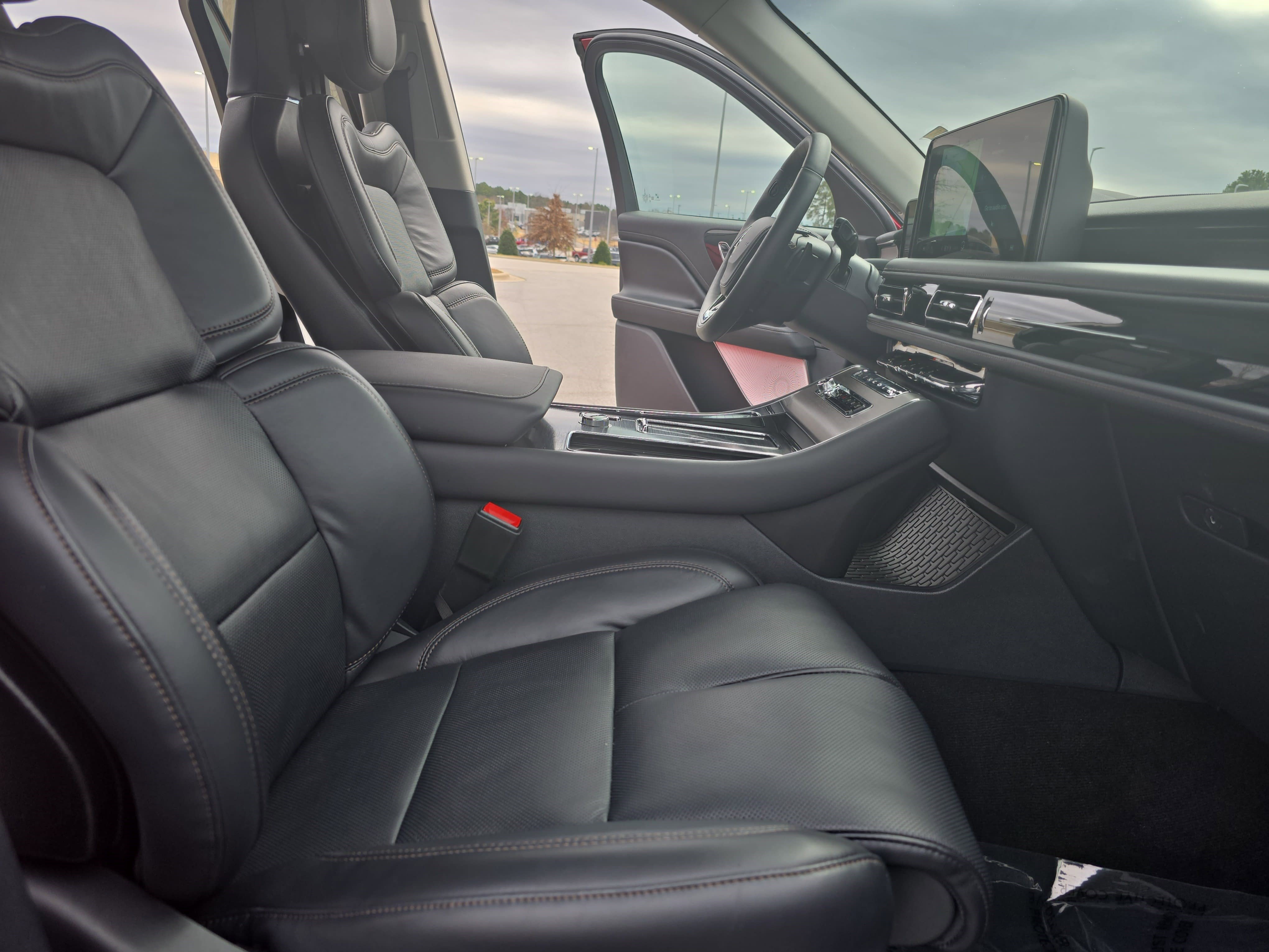 Used 2025 Lincoln Aviator Reserve w/ Equipment Group 201A image 10