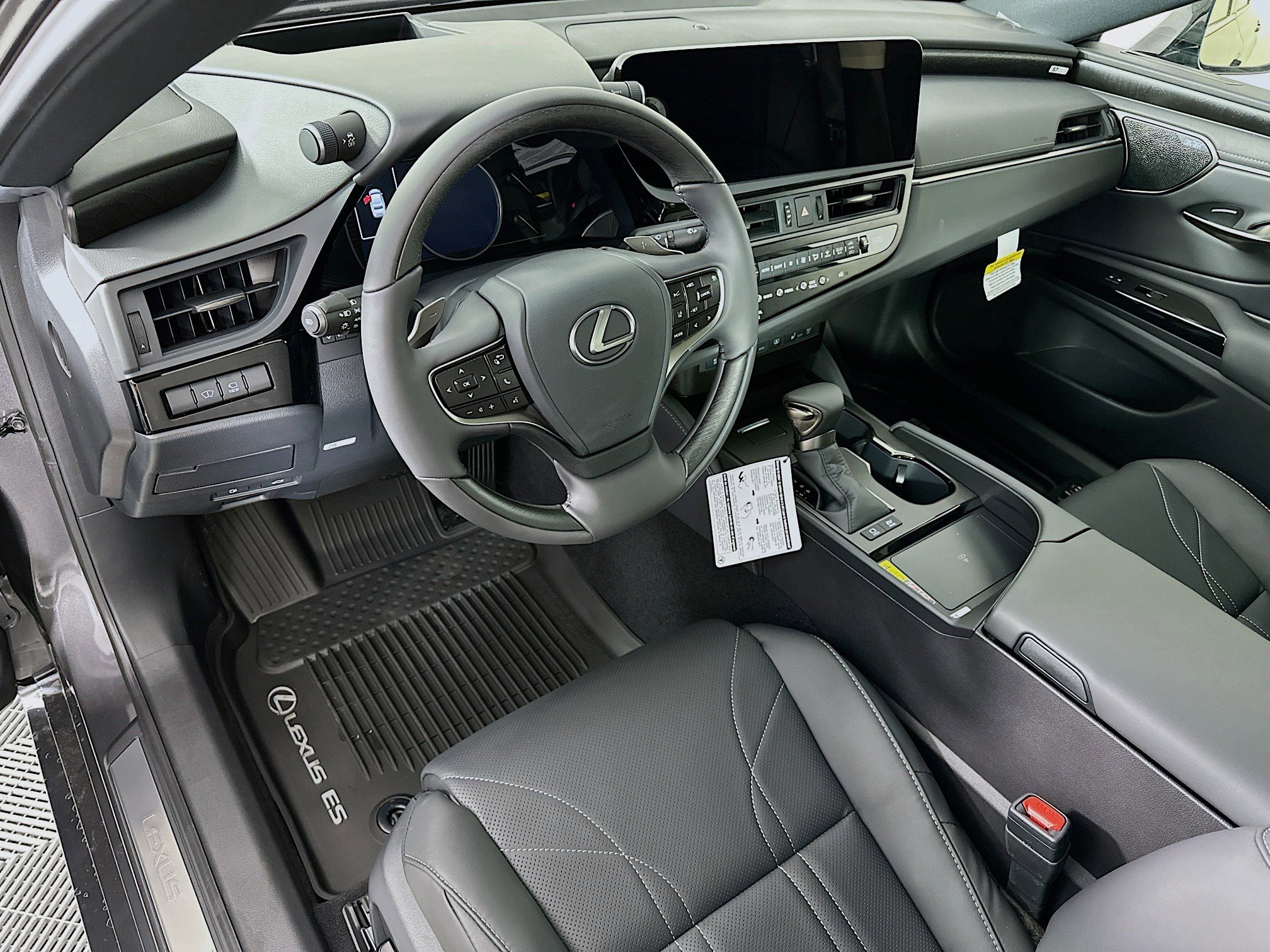 New 2025 Lexus ES 300h w/ Luxury Package image 9