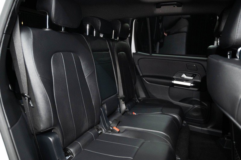 New 2026 Mercedes-Benz GLB 250 image 14