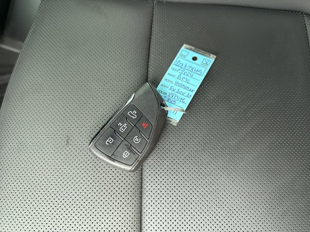 Used 2024 GMC Hummer EV 3X w/ LPO, Illumination Package image 40