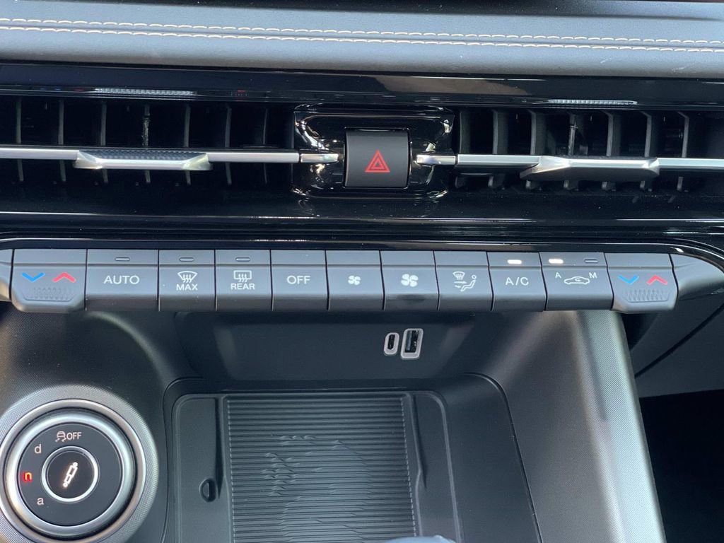 Used 2025 Alfa Romeo Tonale Veloce w/ Premium Package image 14