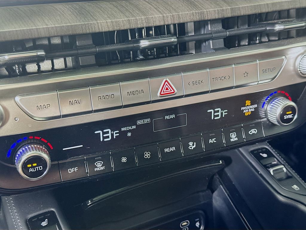 Used 2023 Kia Telluride EX w/ EX Captain's Chair Package image 27