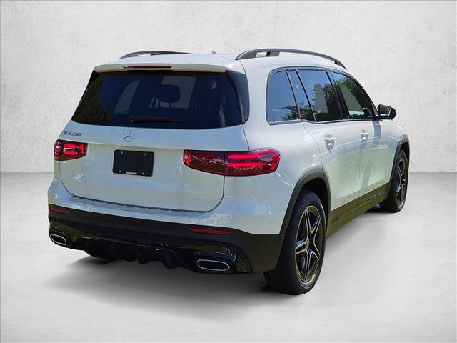 New 2026 Mercedes-Benz GLB 250 image 2