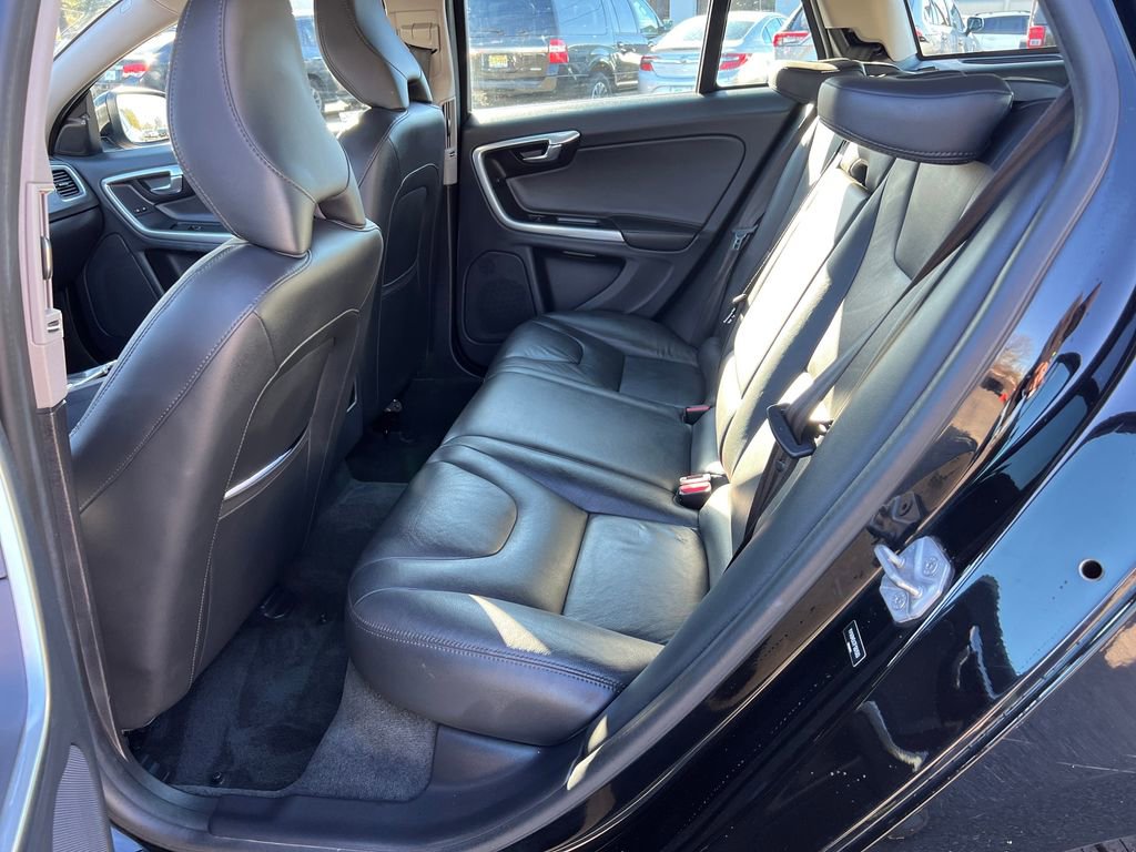 Used 2015 Volvo V60 T5 Premier w/ Convenience Package image 17