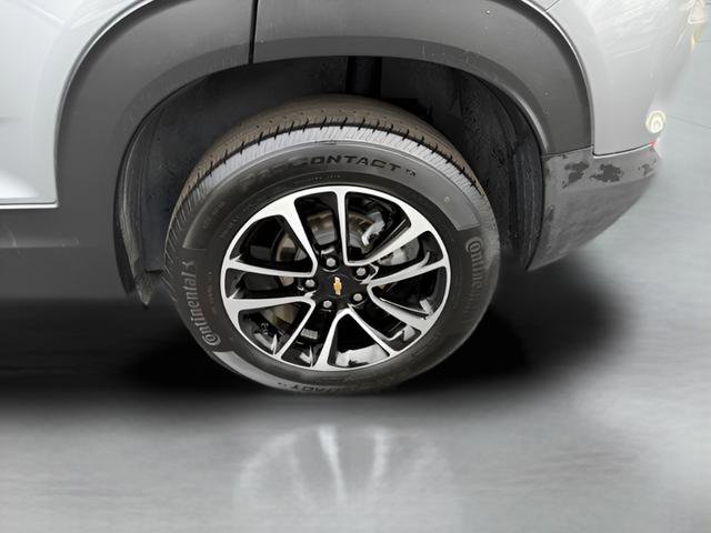 Used 2025 Chevrolet TrailBlazer LT AWD/4WD image 19