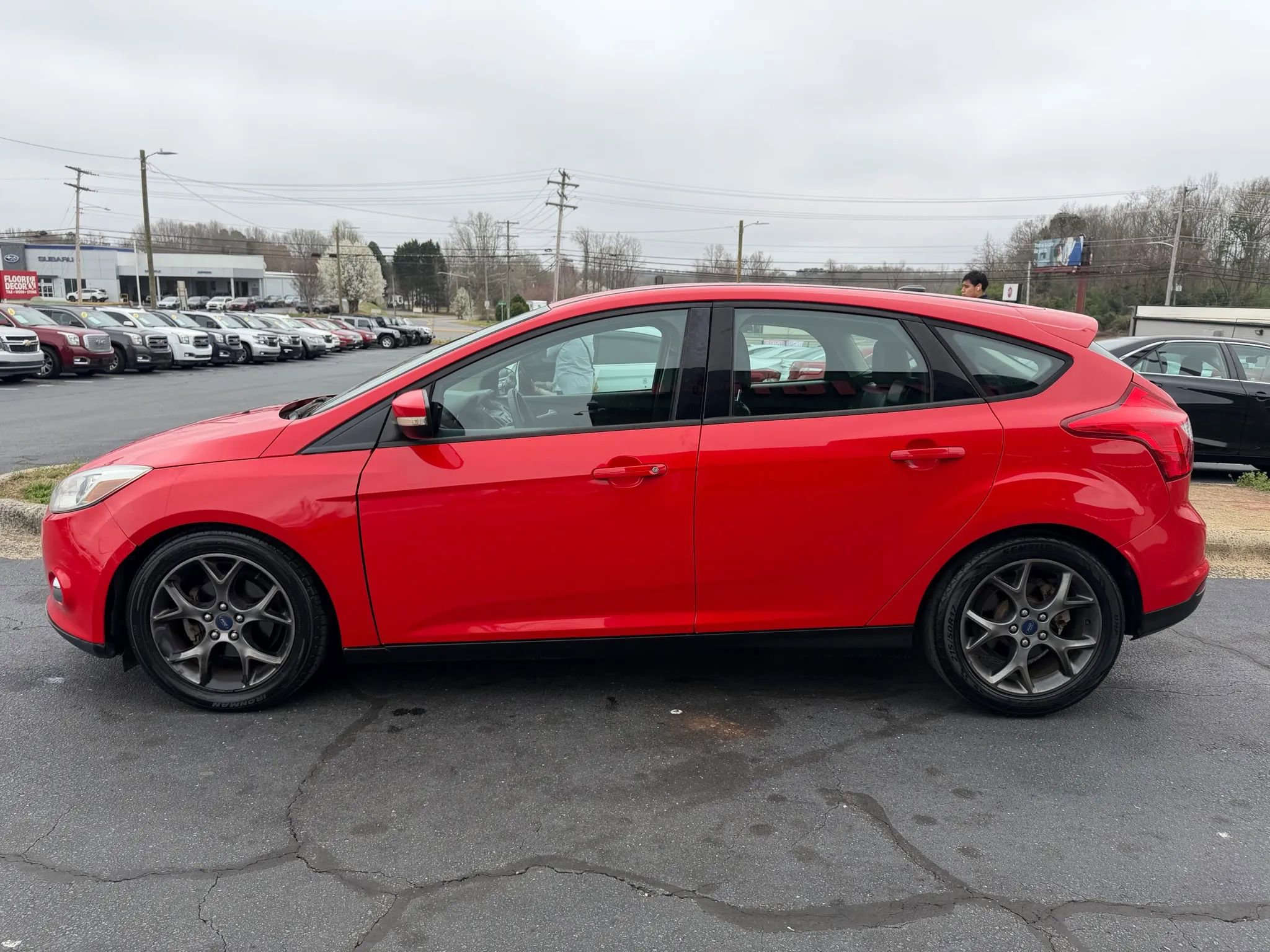 Used 2014 Ford Focus SE w/ Equipment Group 201A image 4