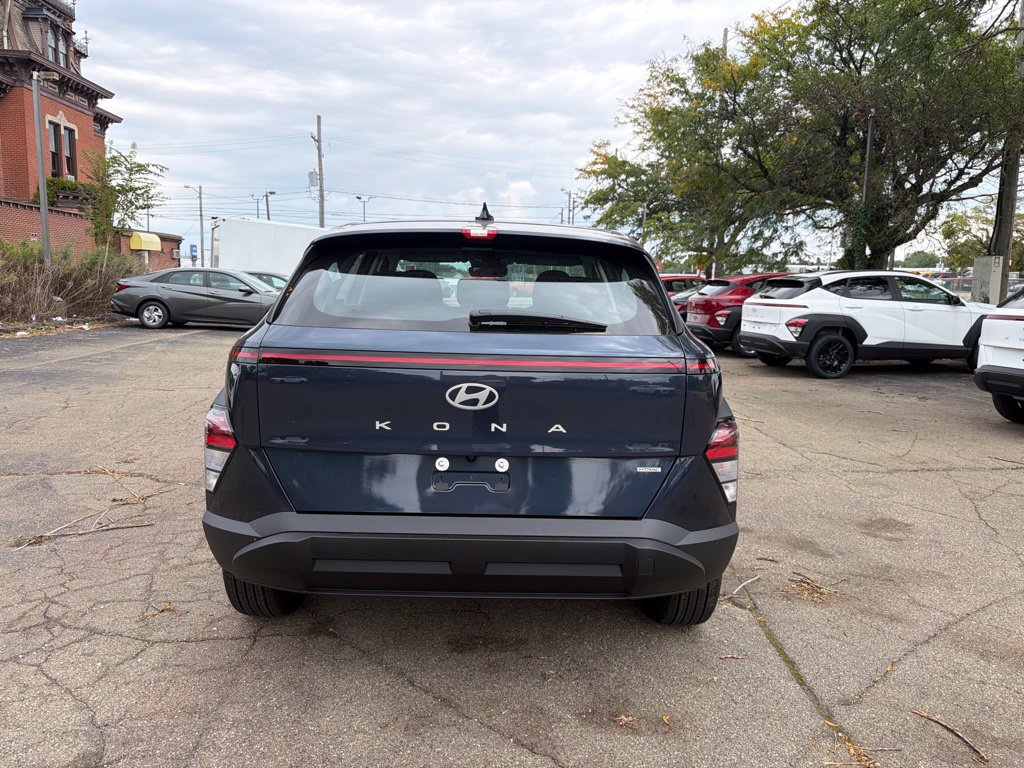 New 2027 Hyundai Kona SE AWD/4WD image 6