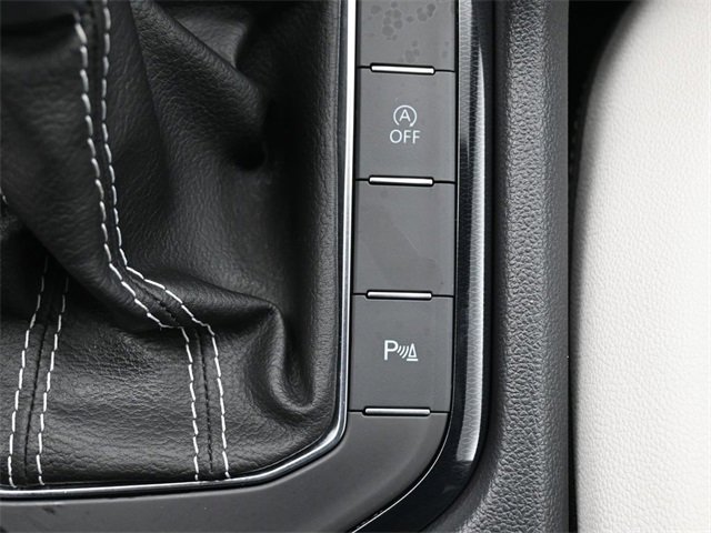 Used 2025 Volkswagen Taos SE w/ Panoramic Sunroof Package image 25