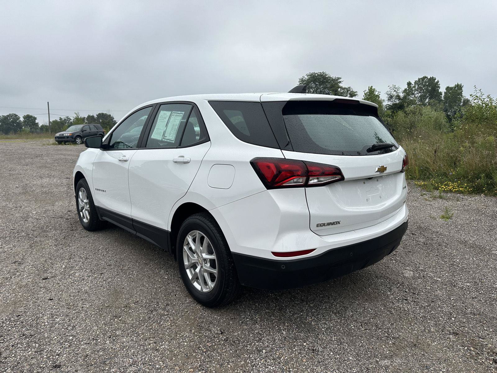 Used 2022 Chevrolet Equinox LS w/ Driver Confidence II Package AWD/4WD image 5