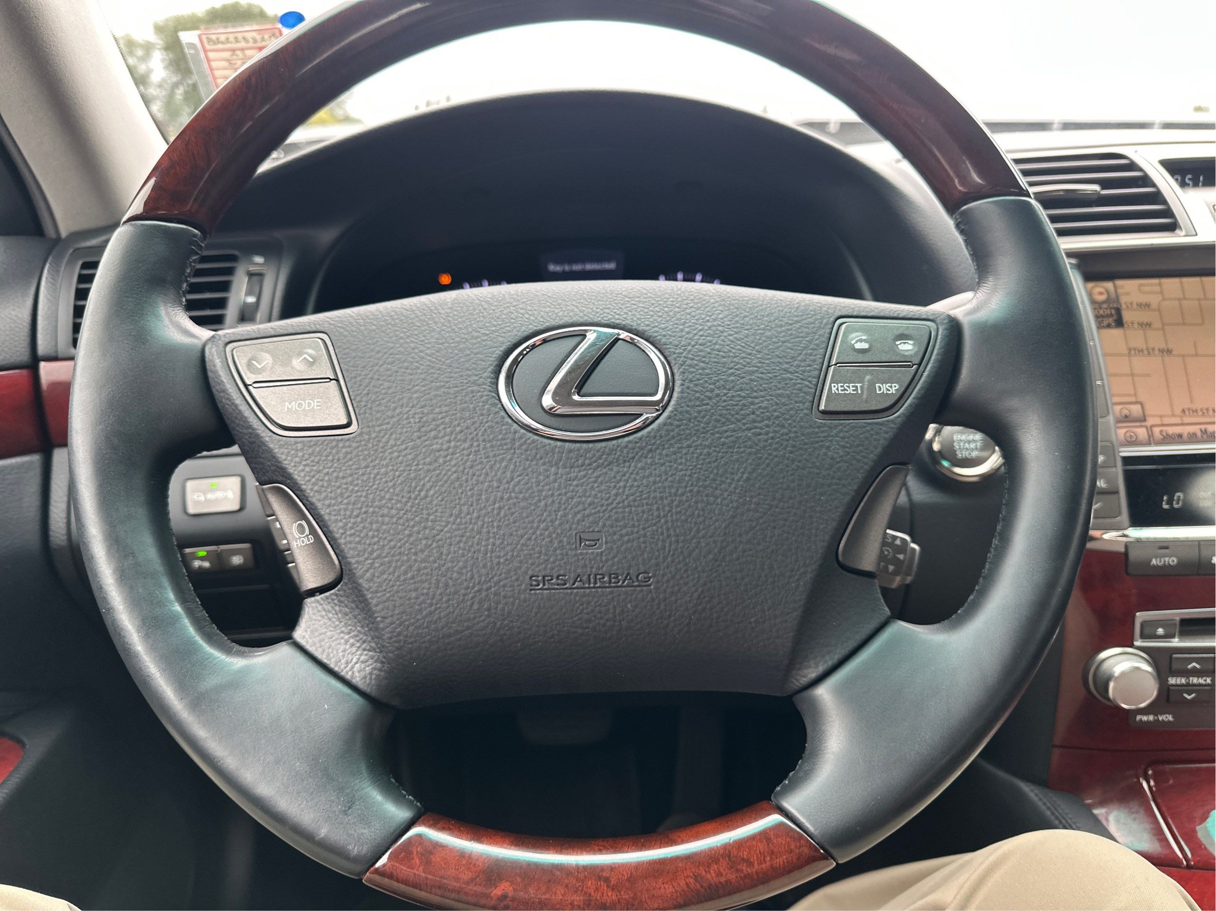 Used 2012 Lexus LS 460 AWD w/ Comfort Pkg image 18