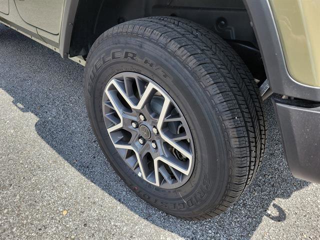 Used 2026 Jeep Wrangler Unlimited Sahara AWD/4WD image 26
