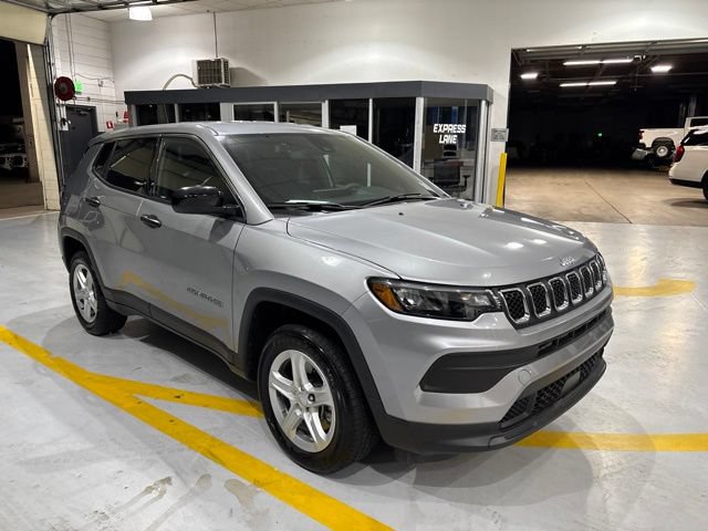 Used 2024 Jeep Compass Sport AWD/4WD image 4