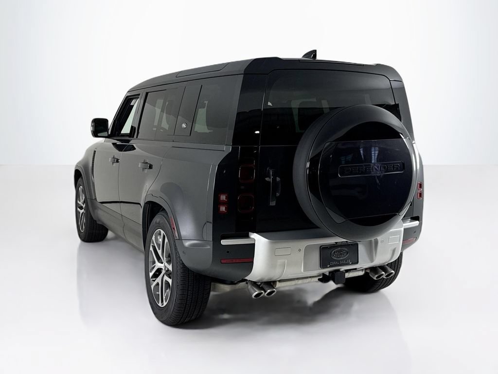 Used 2024 Land Rover Defender 110 SE AWD/4WD image 3