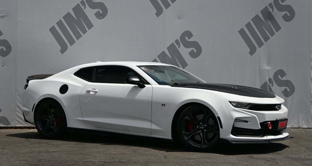 Used 2020 Chevrolet Camaro SS RWD image 3