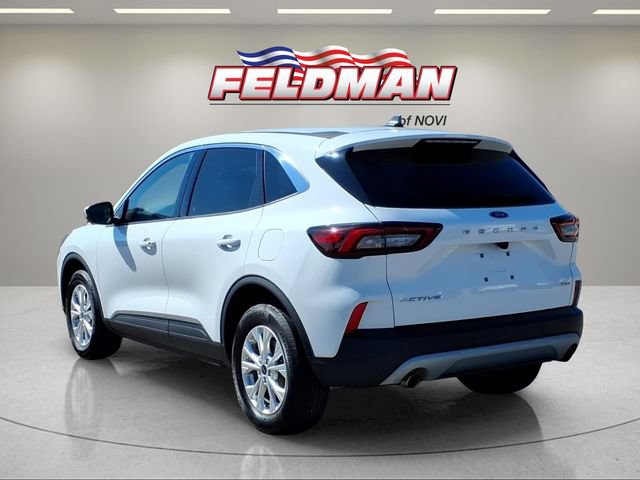 Used 2023 Ford Escape Active w/ Tech Pack #2 AWD/4WD image 3