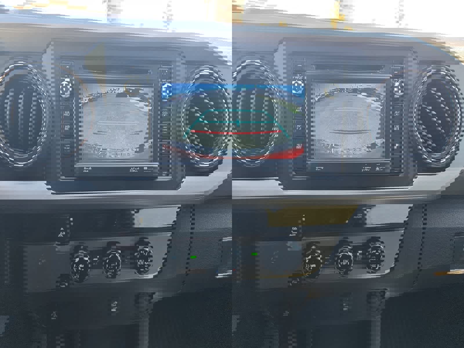 Used 2017 Toyota Tacoma SR5 w/ Tow Package image 17